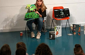 Photo d'une séance de lecture aux tout-petits